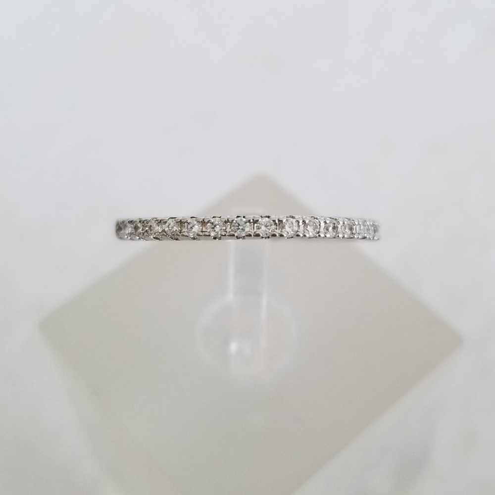 HOST PICK!!! 🌹 18k White Gold Pave Band - Picture 2 of 7